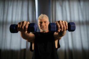 Read more about the article Reprendre le sport à 50 ans sans se blesser : la méthode en 4 étapes