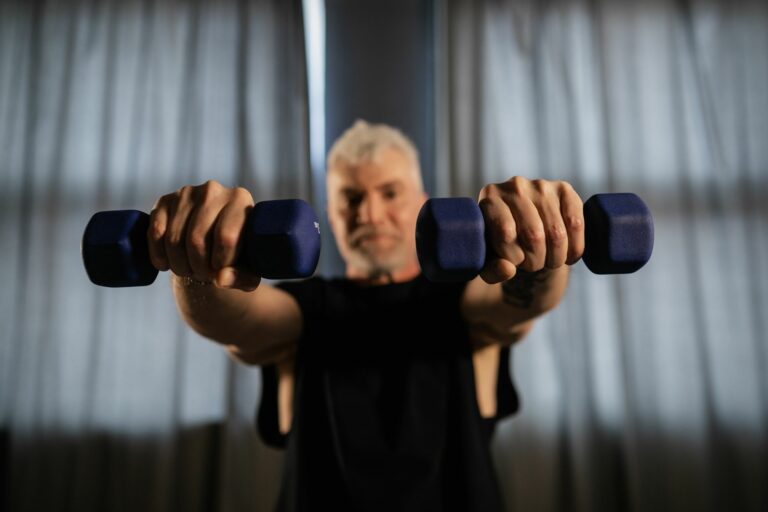 Read more about the article Reprendre le sport à 50 ans sans se blesser : la méthode en 4 étapes